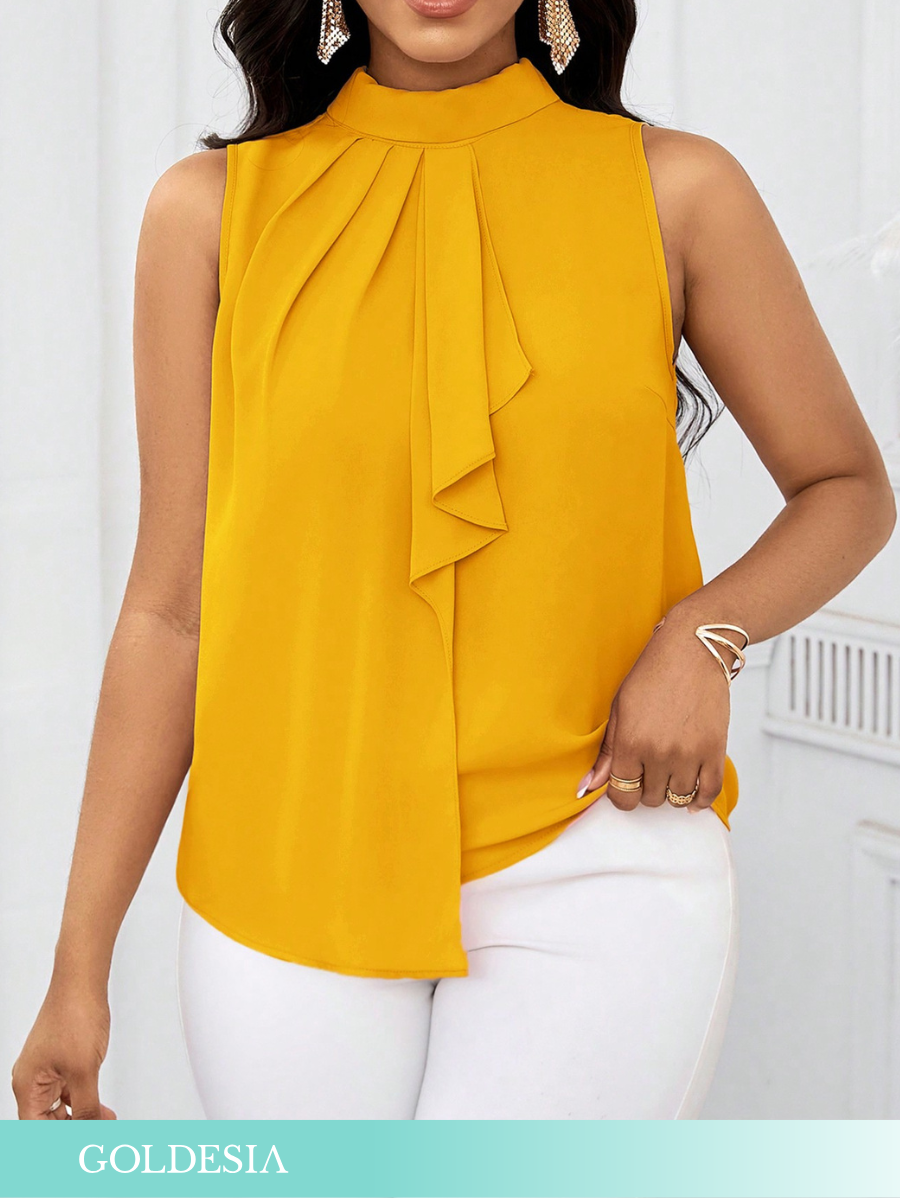 BLUSA CON CUELLO ALTO Y VOLANTES